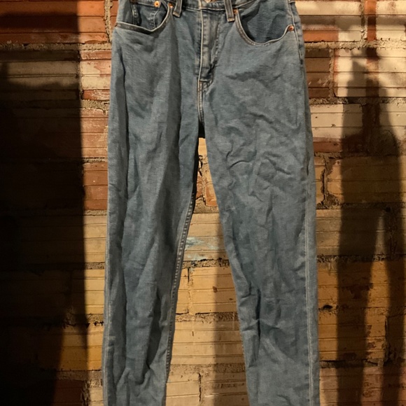 Levi's High Rise Mom Jeans - Picture 2 of 4